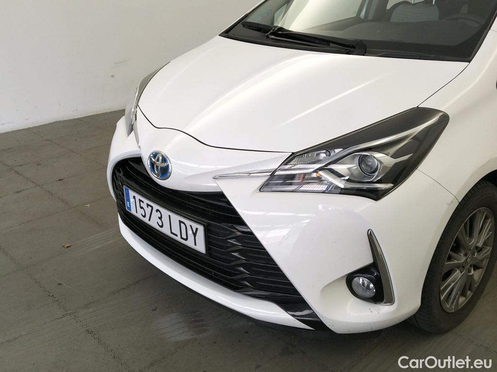  Toyota  Yaris TOYOTA  / 2017 / 5P / berlina con portón 1.5 100H Active #11