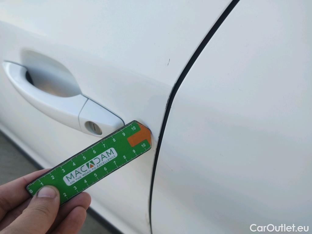  Peugeot  2008 PEUGEOT  / 2019 / 5P / todoterreno Active BlueHDI 81kW (110CV) #2