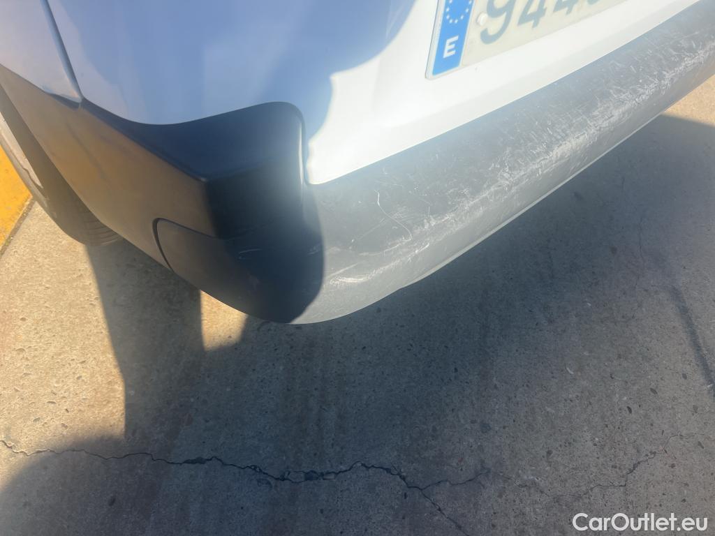  Citroen  Berlingo CITROEN  / 2018 / 4P / combi Talla M BlueHDi 100 LIVE (AC) #20