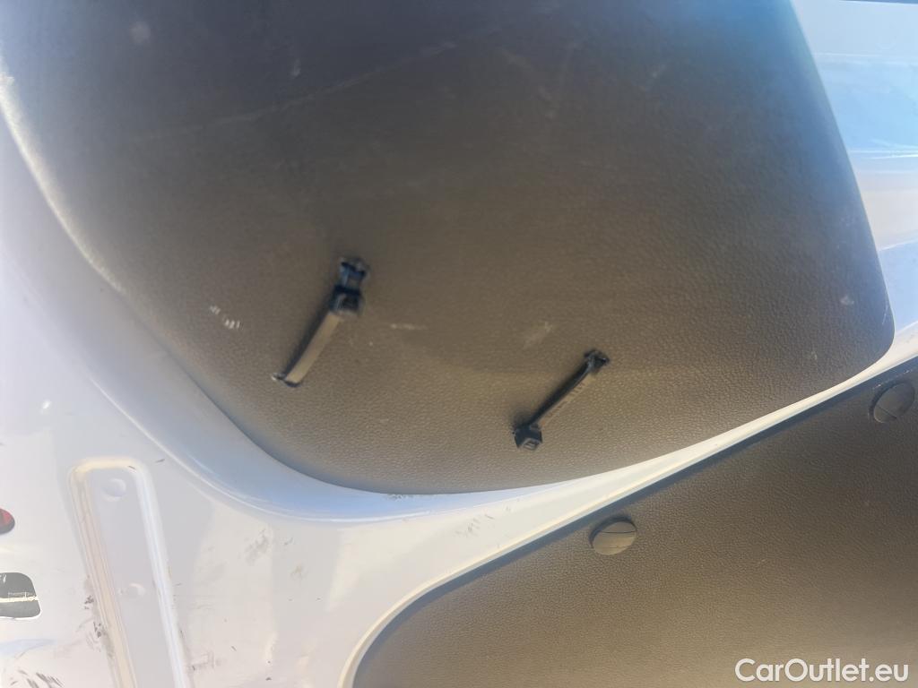  Citroen  Berlingo CITROEN  / 2018 / 4P / combi Talla M BlueHDi 100 LIVE (AC) #28