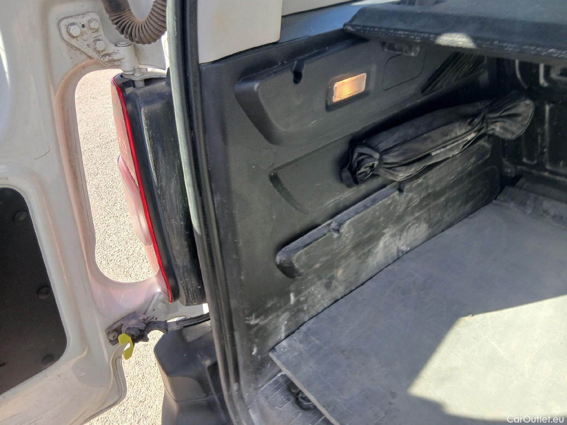  Citroen  Berlingo CITROEN  / 2018 / 5P / combi Talla M BlueHDi 100 S&S LIVE PACK (IND) #35