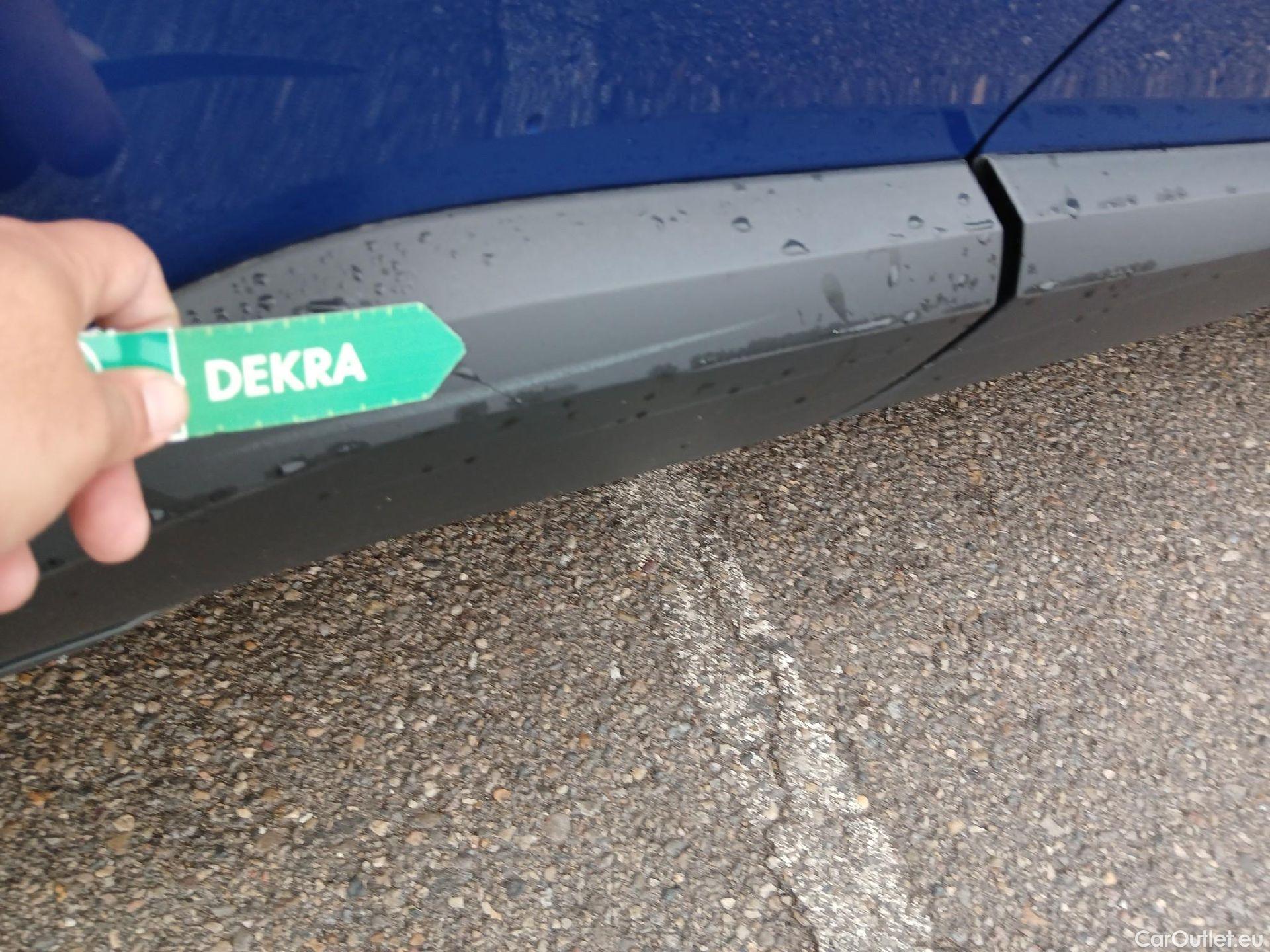  Toyota  C-HR TOYOTA  / 2019 / 5P / todoterreno 1.8 125H Advance #25