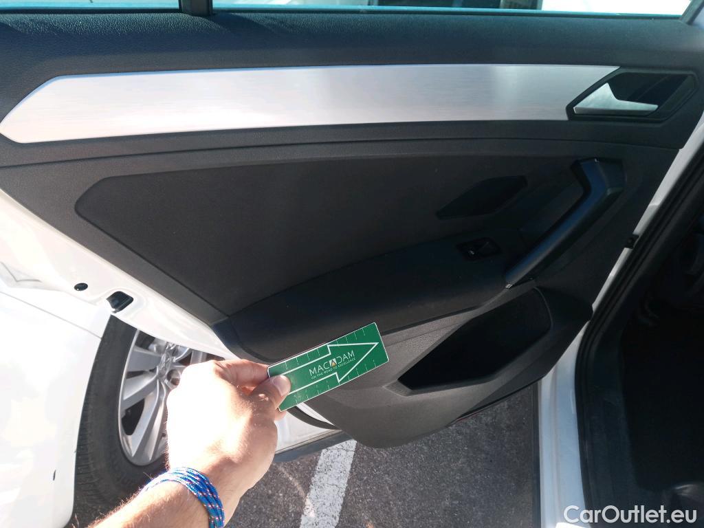  Volkswagen  Tiguan VOLKSWAGEN  / 2016 / 5P / todoterreno Advance 1.5 TSI 110kW (150CV) DSG (CX) #16