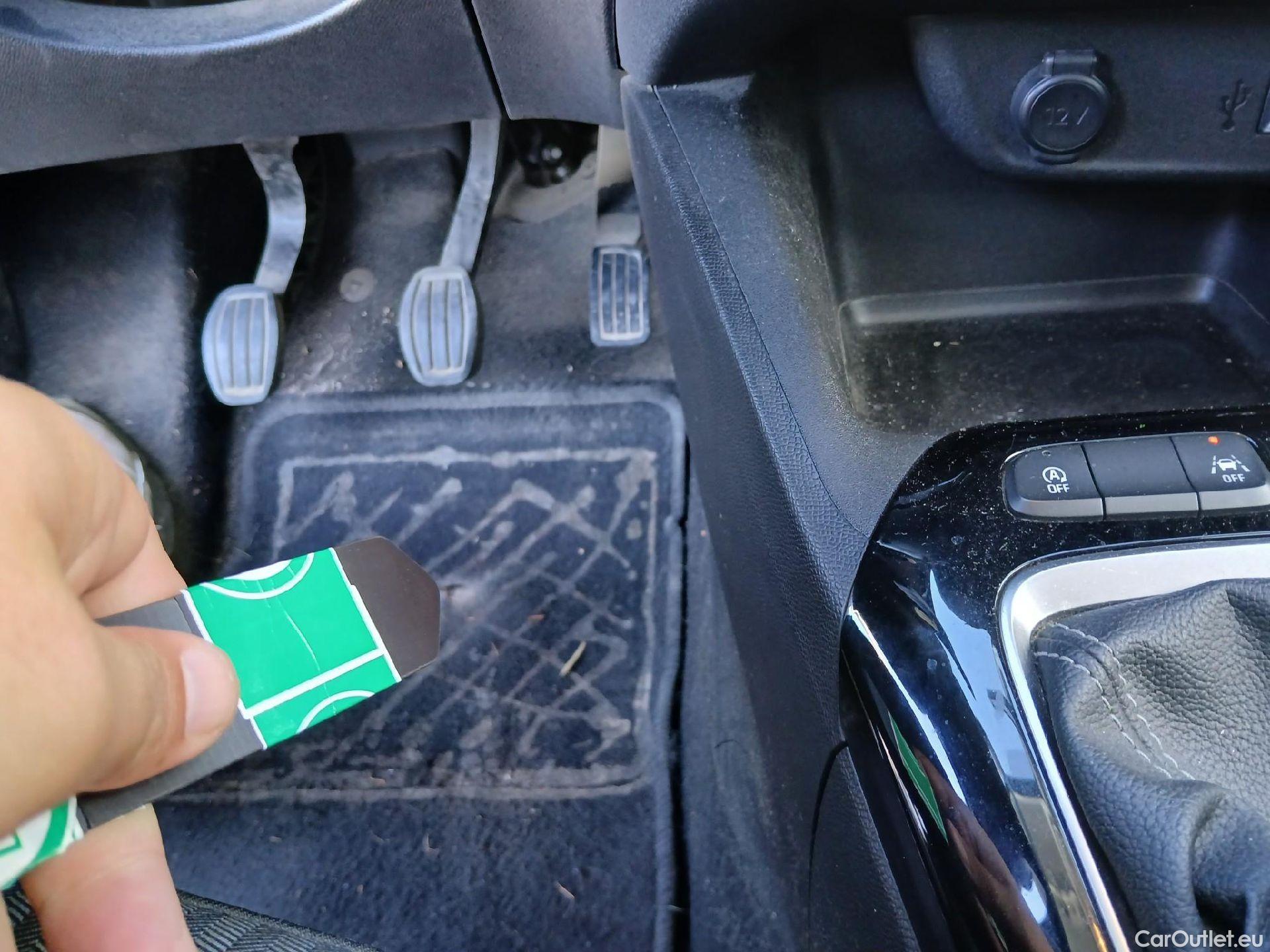  Opel  Corsa OPEL  / 2019 / 5P / berlina con portón 1.5D DT 74kW (100CV) Edition #4