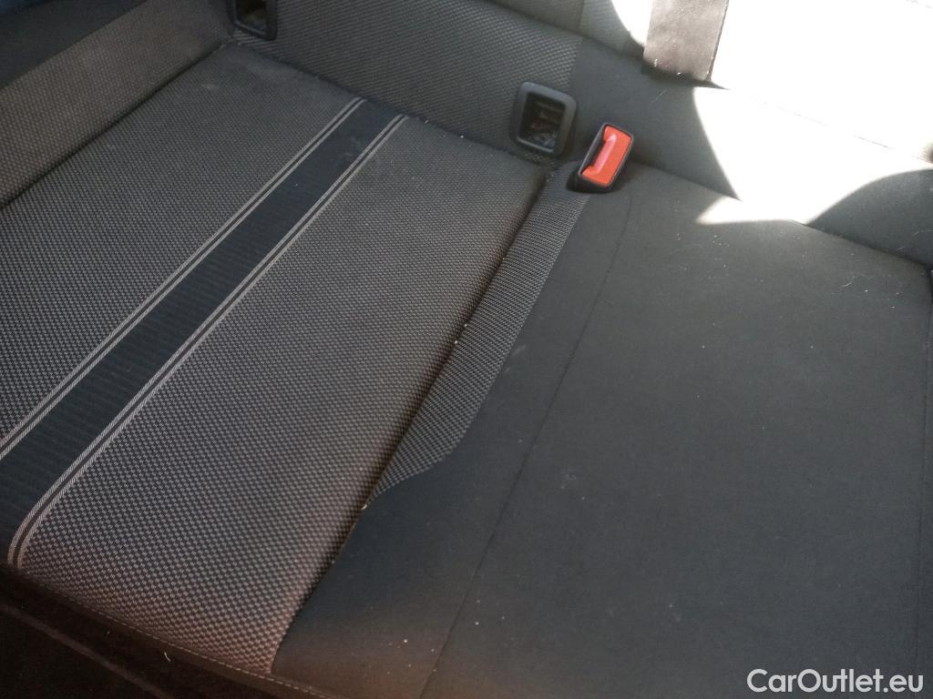  Volkswagen  T-ROC VOLKSWAGEN  / 2017 / 5P / todoterreno Advance 1.0 TSI 81kW (110CV) #14