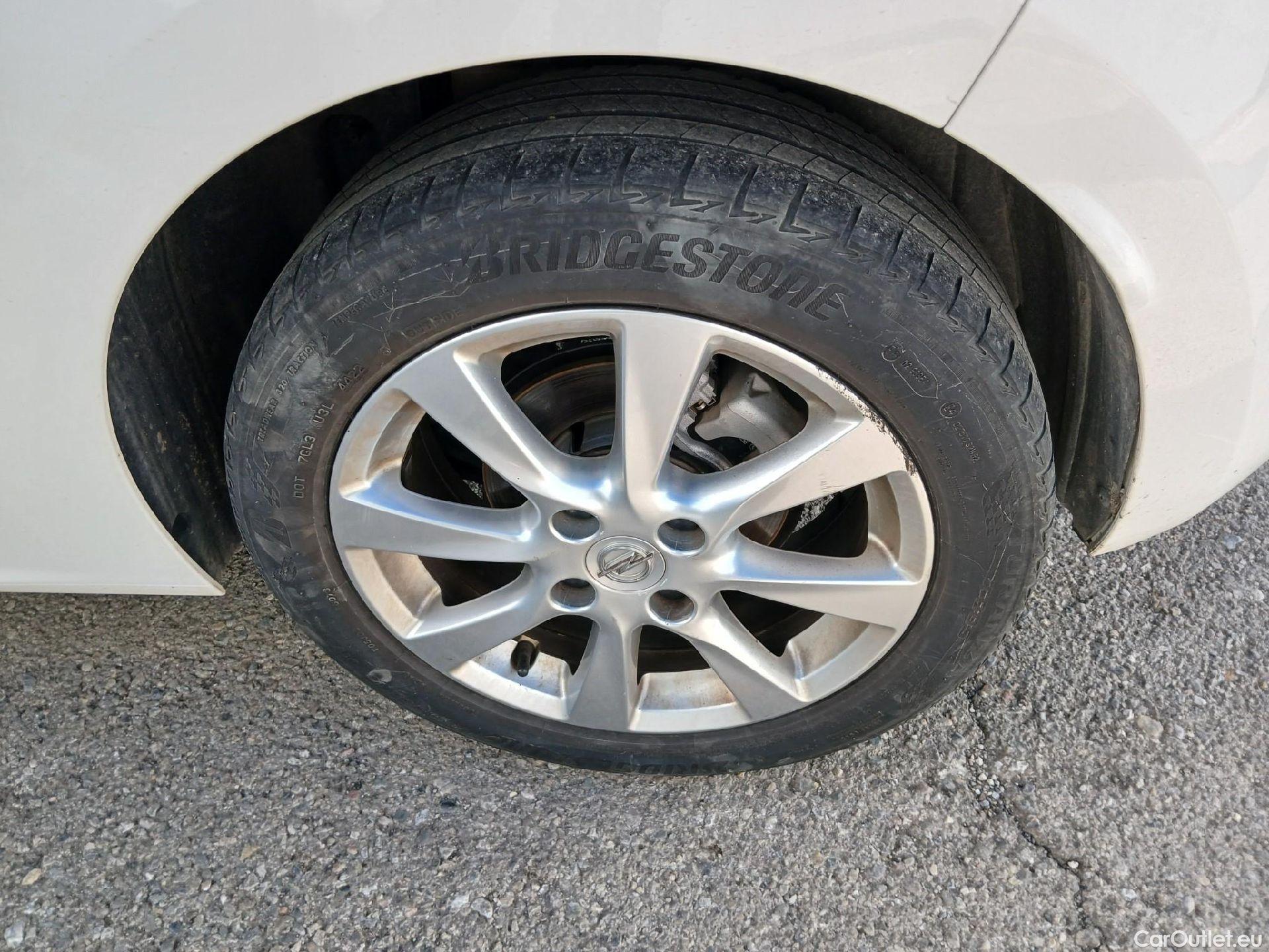  Opel  Corsa OPEL  / 2019 / 5P / berlina con portón 1.5D DT 74kW (100CV) Edition #15