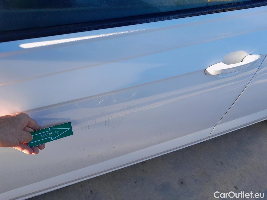  Volkswagen  Polo VOLKSWAGEN  / 2021 / 5P / berlina con portón Life 1.0 TSI 70kW (95CV) #3