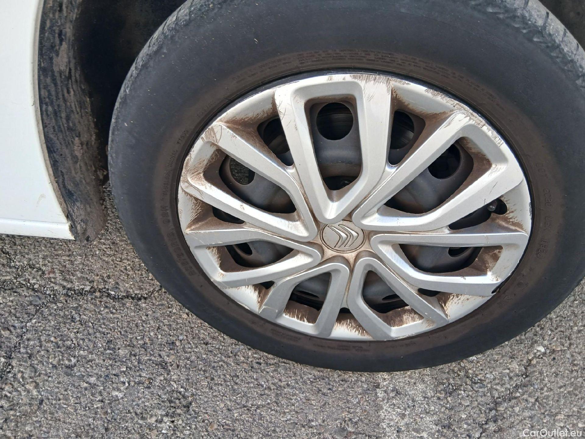  Citroen  Berlingo CITROEN  / 2018 / 5P / combi Talla M BlueHDi 100 S&S LIVE PACK (IND) #28