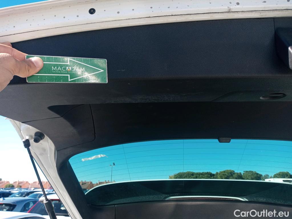  Volkswagen  Tiguan VOLKSWAGEN  / 2016 / 5P / todoterreno Advance 1.5 TSI 110kW (150CV) DSG (CX) #14