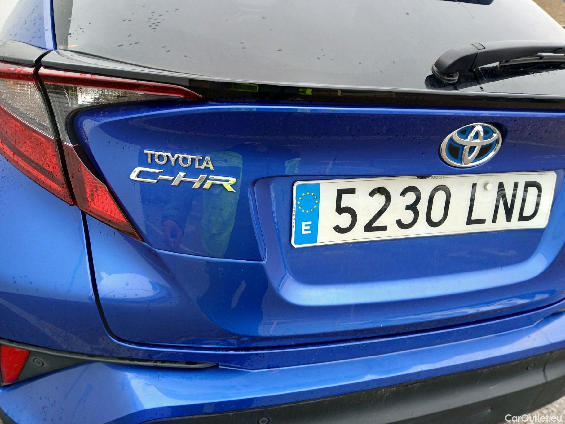  Toyota  C-HR TOYOTA  / 2019 / 5P / todoterreno 1.8 125H Advance #18