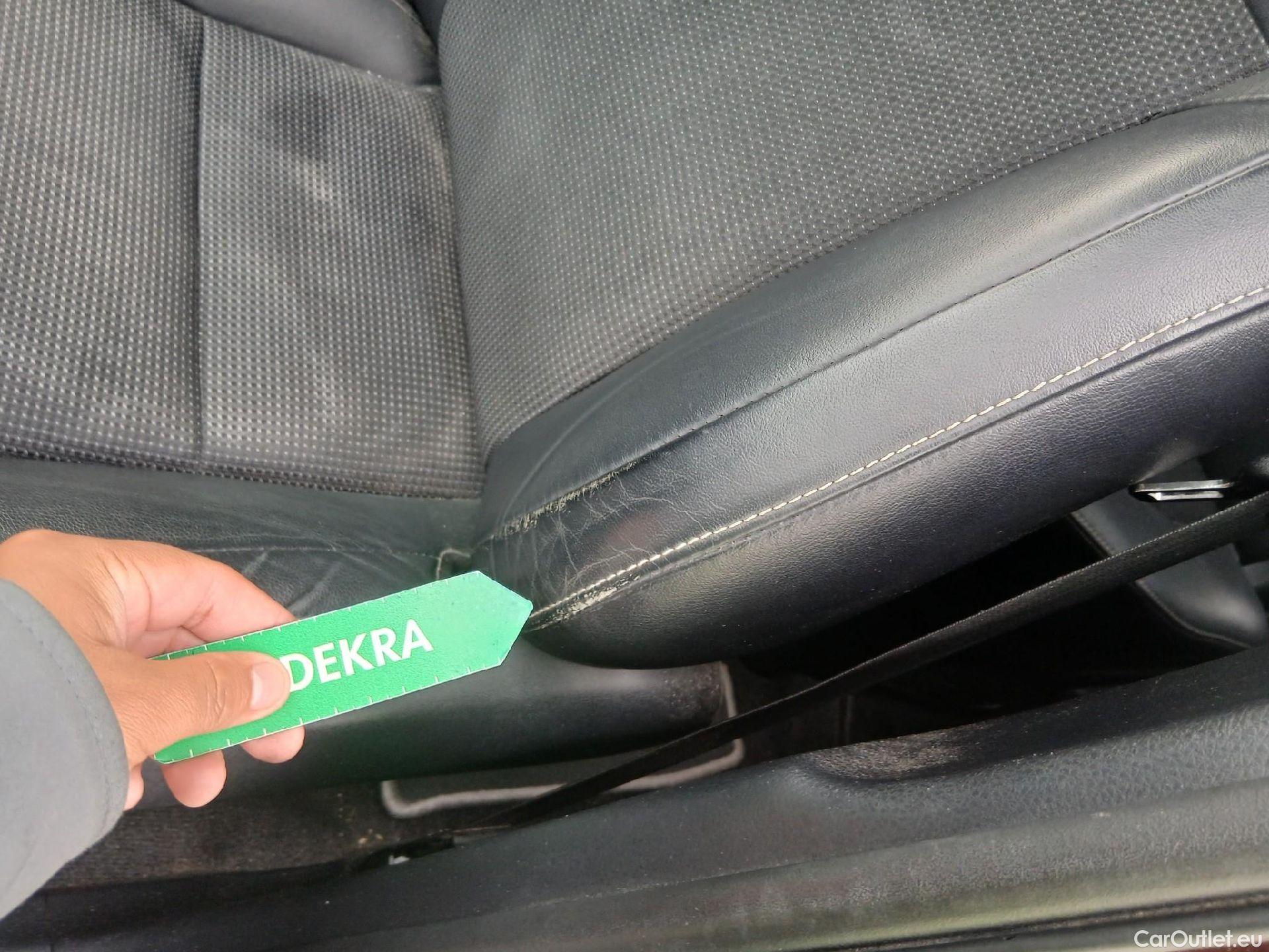  Toyota  RAV4 TOYOTA  5P 4G TODOTERRENO 2.5l hybrid 2WD Feel! #4