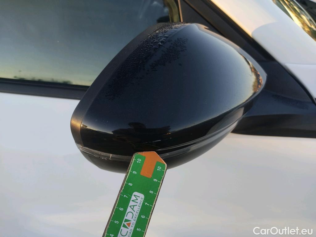  Peugeot  2008 PEUGEOT  / 2019 / 5P / todoterreno Active BlueHDI 81kW (110CV) #22