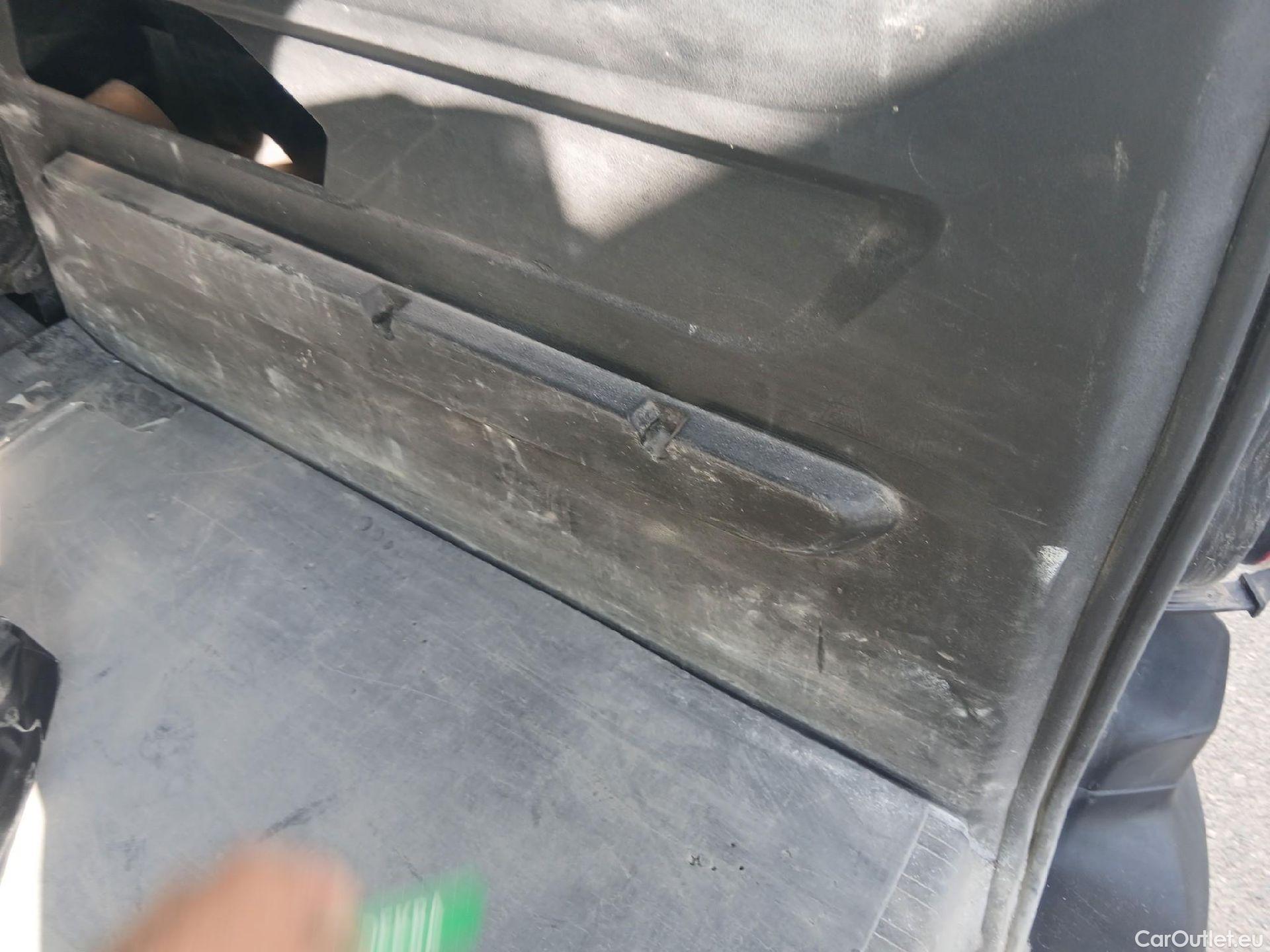  Citroen  Berlingo CITROEN  / 2018 / 5P / combi Talla M BlueHDi 100 S&S LIVE PACK (IND) #34