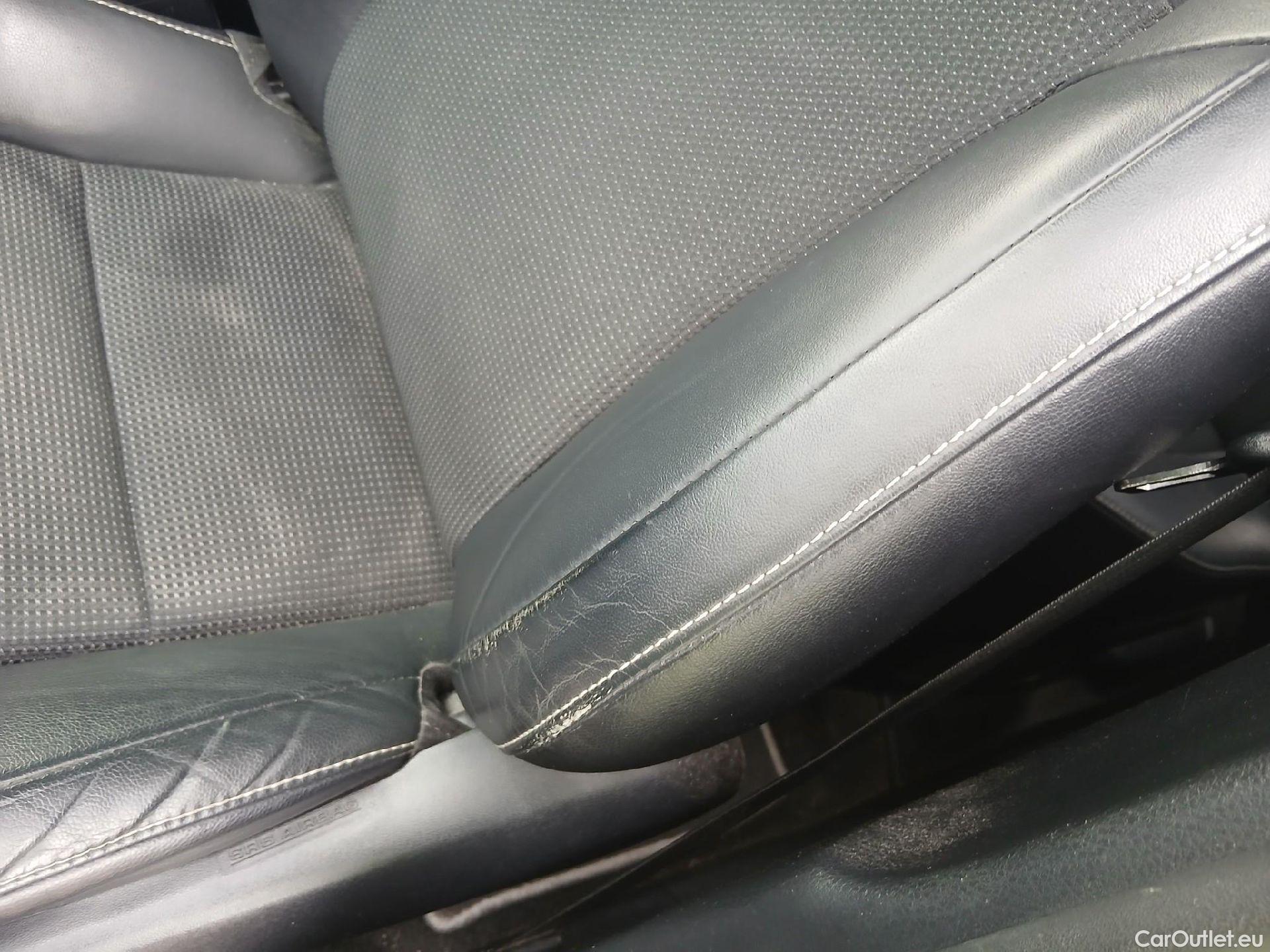  Toyota  RAV4 TOYOTA  5P 4G TODOTERRENO 2.5l hybrid 2WD Feel! #3