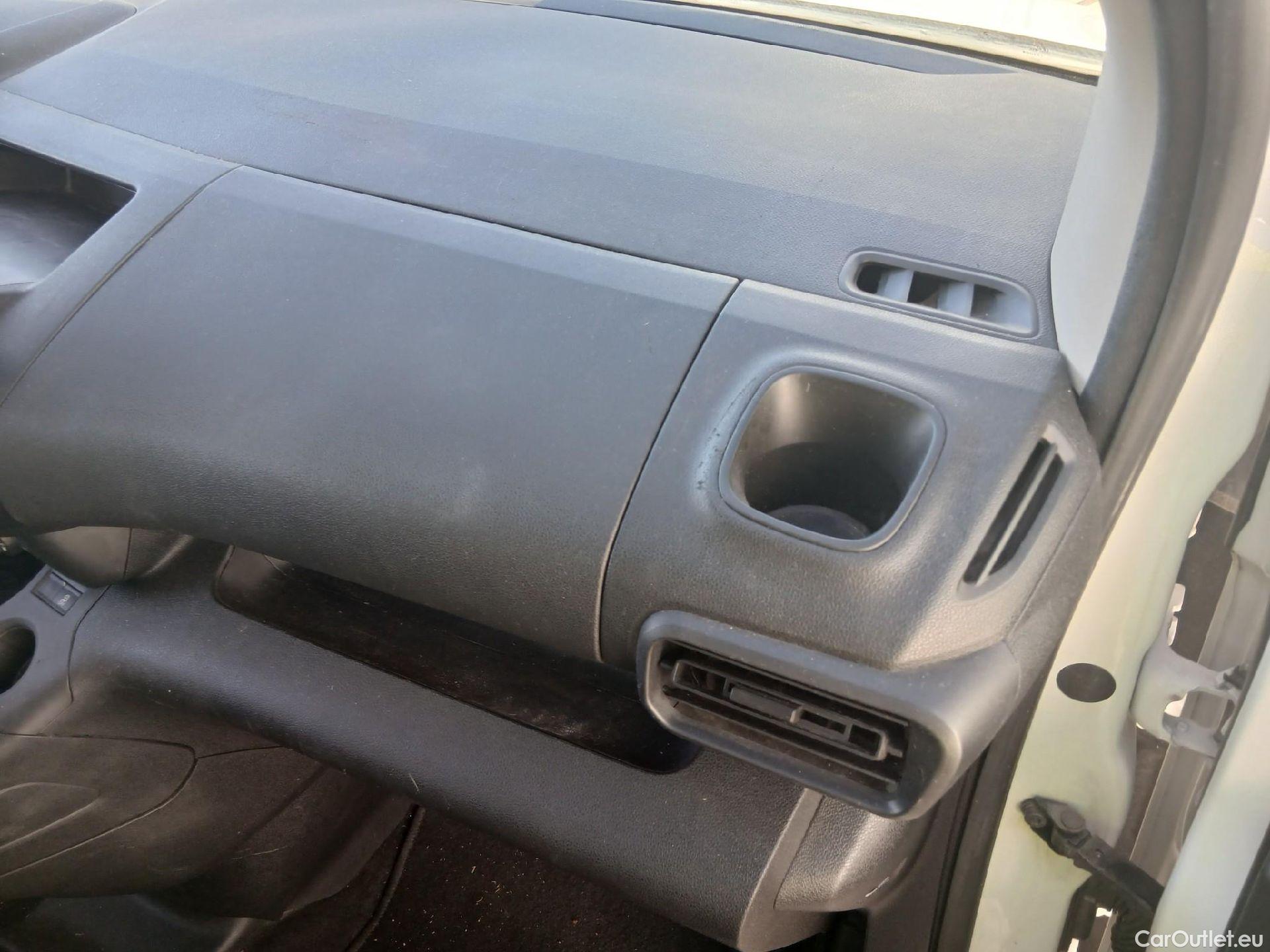  Citroen  Berlingo CITROEN  / 2018 / 5P / combi Talla M BlueHDi 100 S&S LIVE PACK (IND) #30