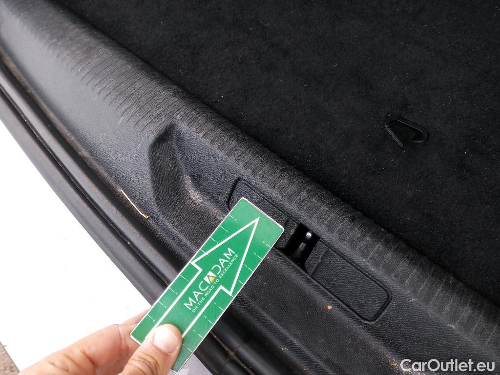  Peugeot  308 PEUGEOT  / 2021 / 5P / familiar SWActive Pack BlueHDi 130 S&S MAN #12