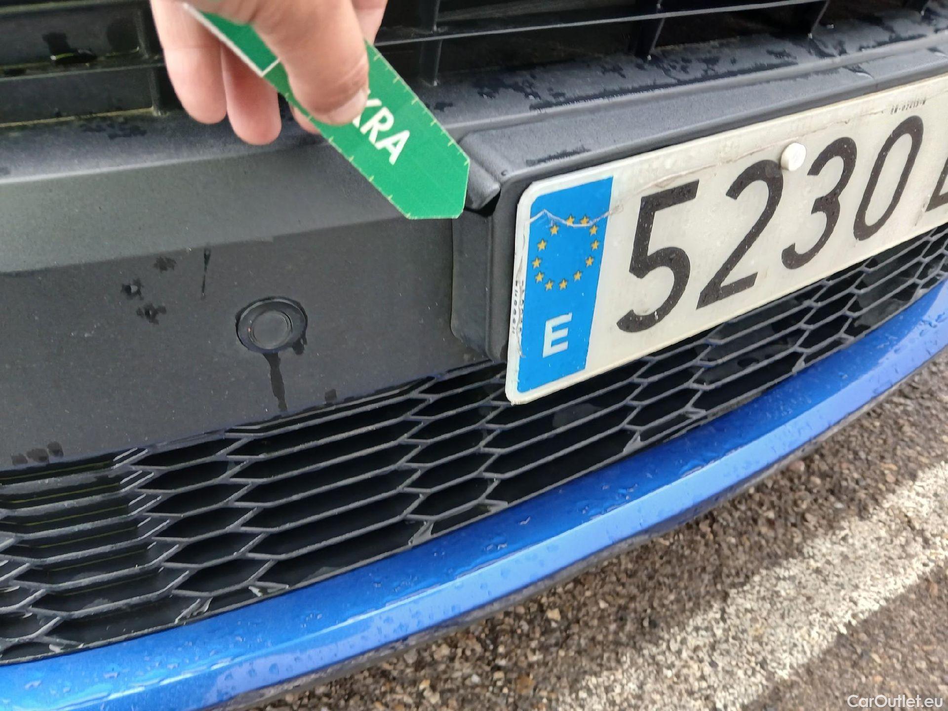  Toyota  C-HR TOYOTA  / 2019 / 5P / todoterreno 1.8 125H Advance #5