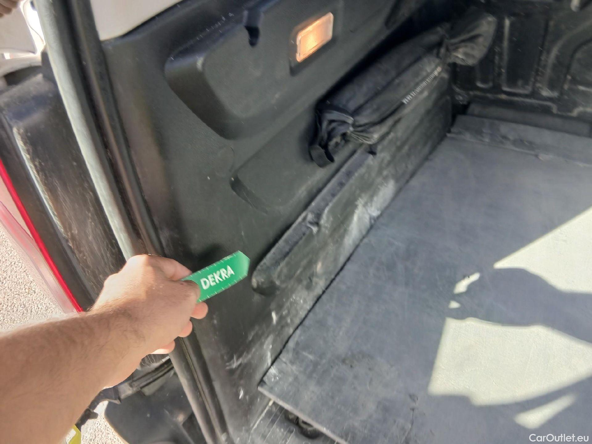  Citroen  Berlingo CITROEN  / 2018 / 5P / combi Talla M BlueHDi 100 S&S LIVE PACK (IND) #36