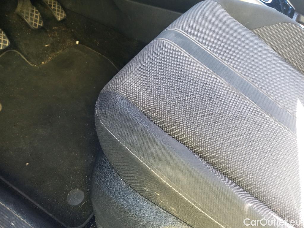  Volkswagen  T-ROC VOLKSWAGEN  / 2017 / 5P / todoterreno Advance 1.0 TSI 81kW (110CV) #13