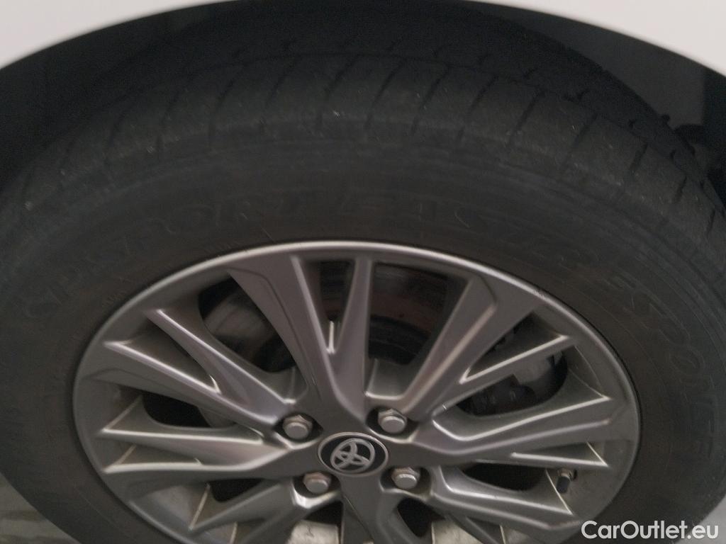  Toyota  Yaris TOYOTA  / 2017 / 5P / berlina con portón 1.5 100H Active #9