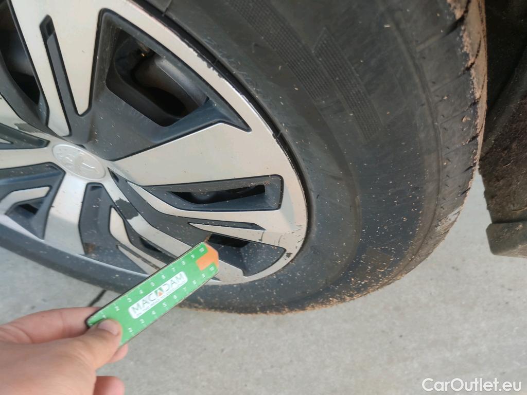  Peugeot  2008 PEUGEOT  / 2019 / 5P / todoterreno Active BlueHDI 81kW (110CV) #10