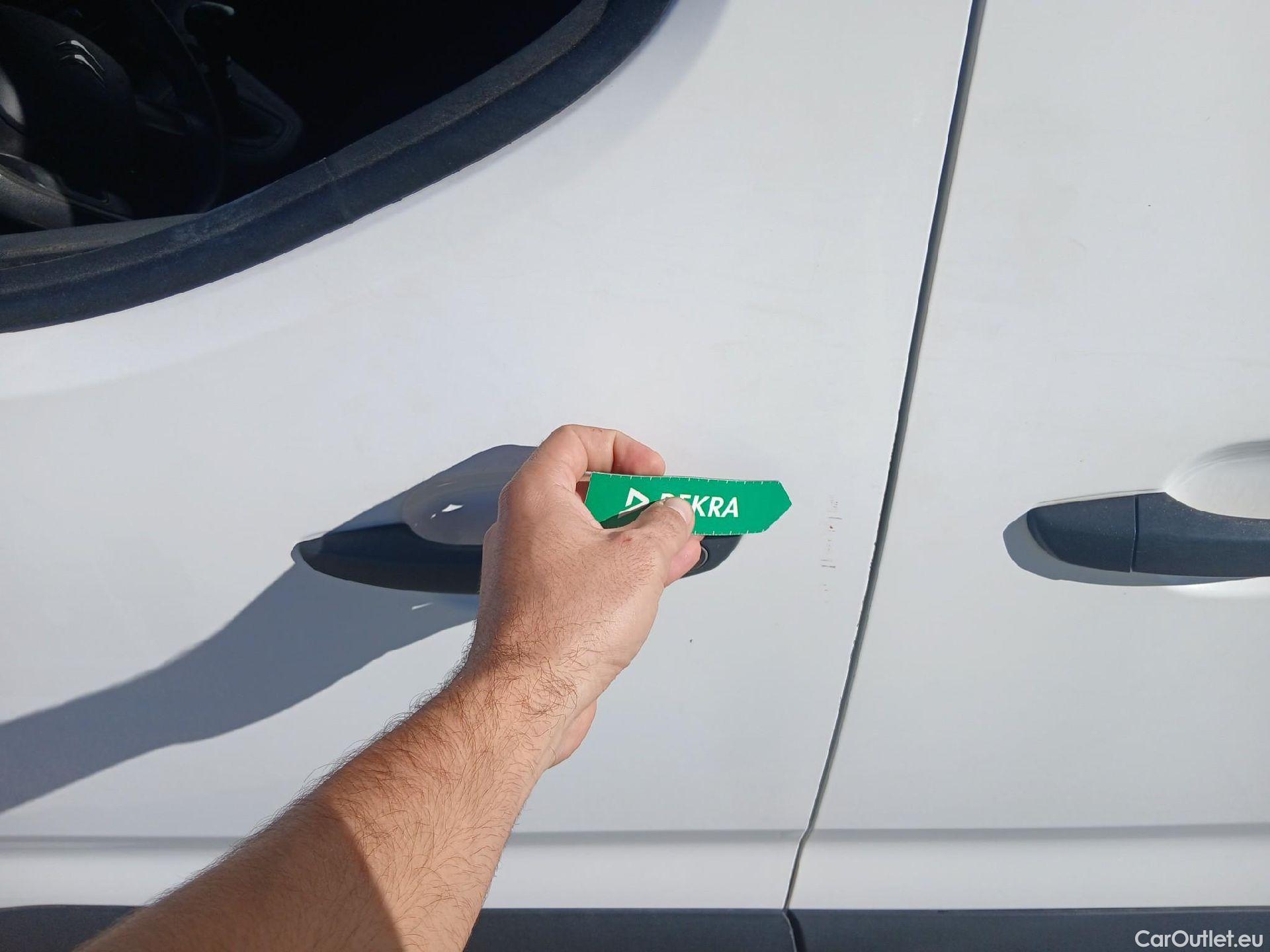  Citroen  Berlingo CITROEN  / 2018 / 5P / combi Talla M BlueHDi 100 S&S LIVE PACK (IND) #12