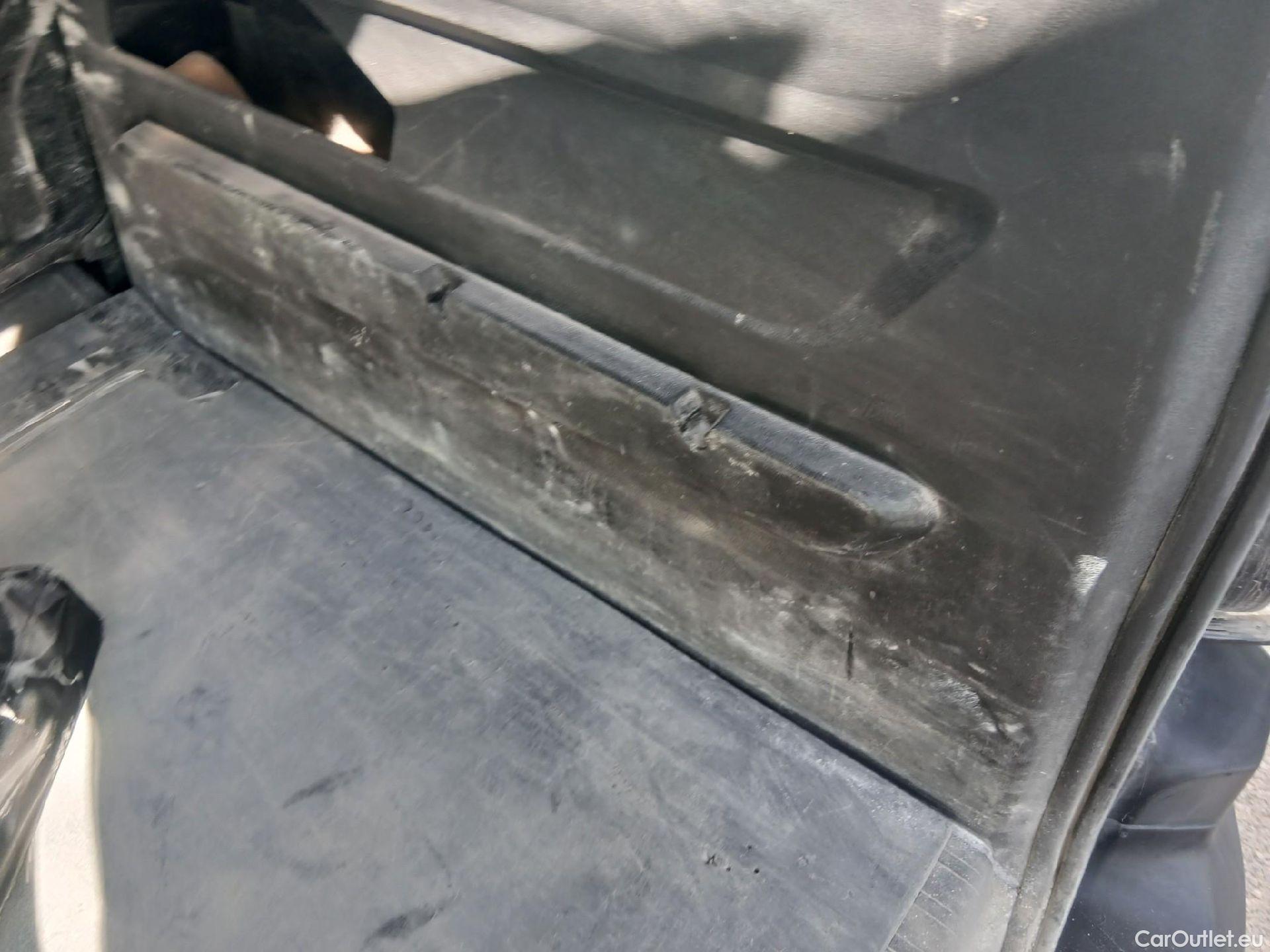  Citroen  Berlingo CITROEN  / 2018 / 5P / combi Talla M BlueHDi 100 S&S LIVE PACK (IND) #33