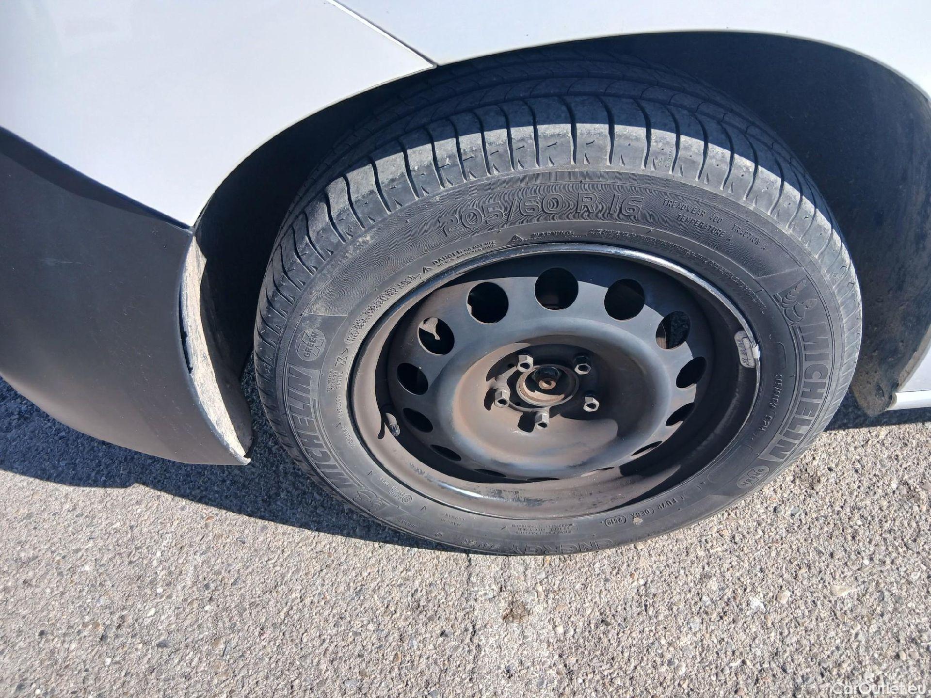  Citroen  Berlingo CITROEN  / 2018 / 5P / combi Talla M BlueHDi 100 S&S LIVE PACK (IND) #7