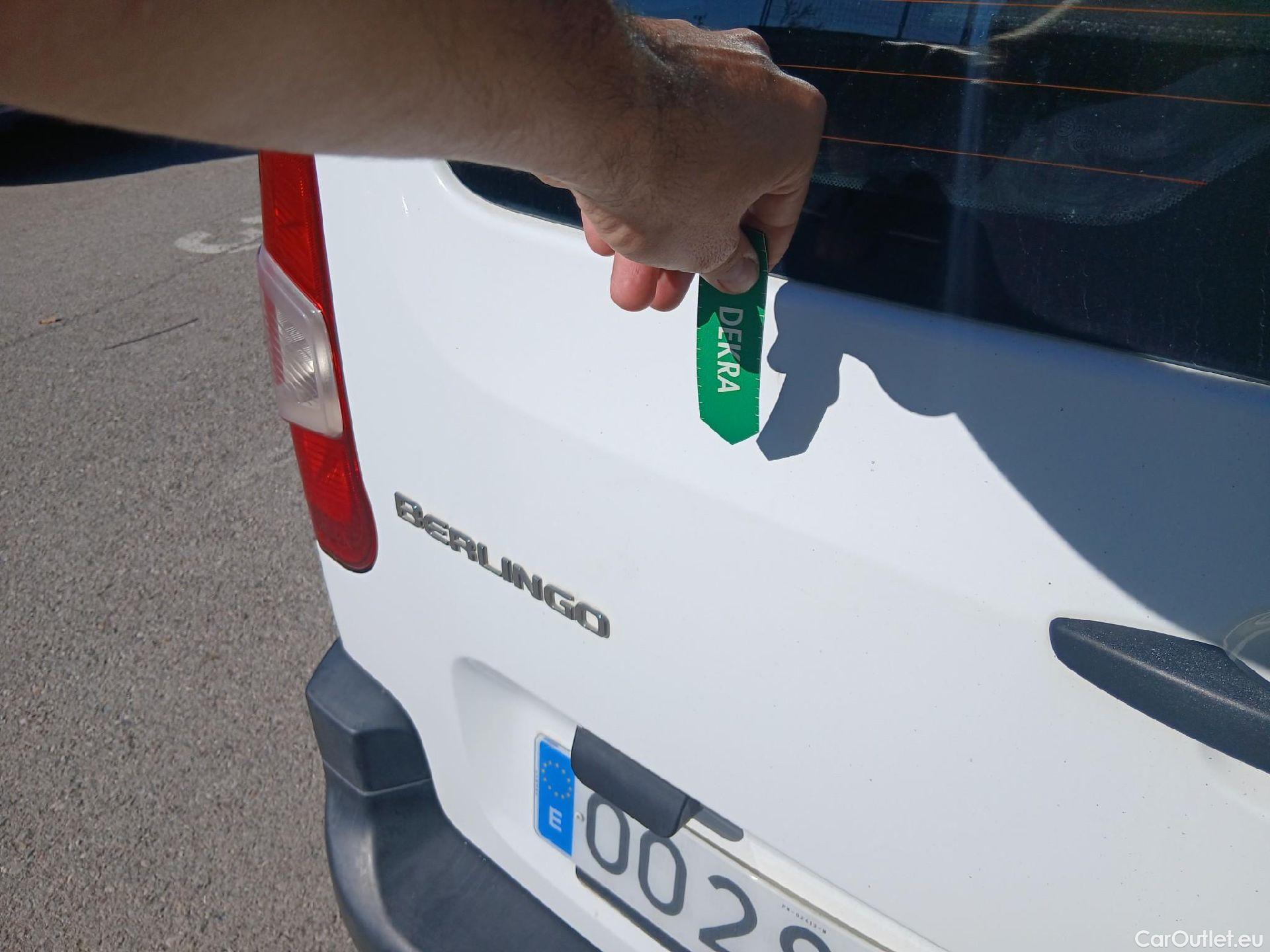  Citroen  Berlingo CITROEN  / 2018 / 5P / combi Talla M BlueHDi 100 S&S LIVE PACK (IND) #16