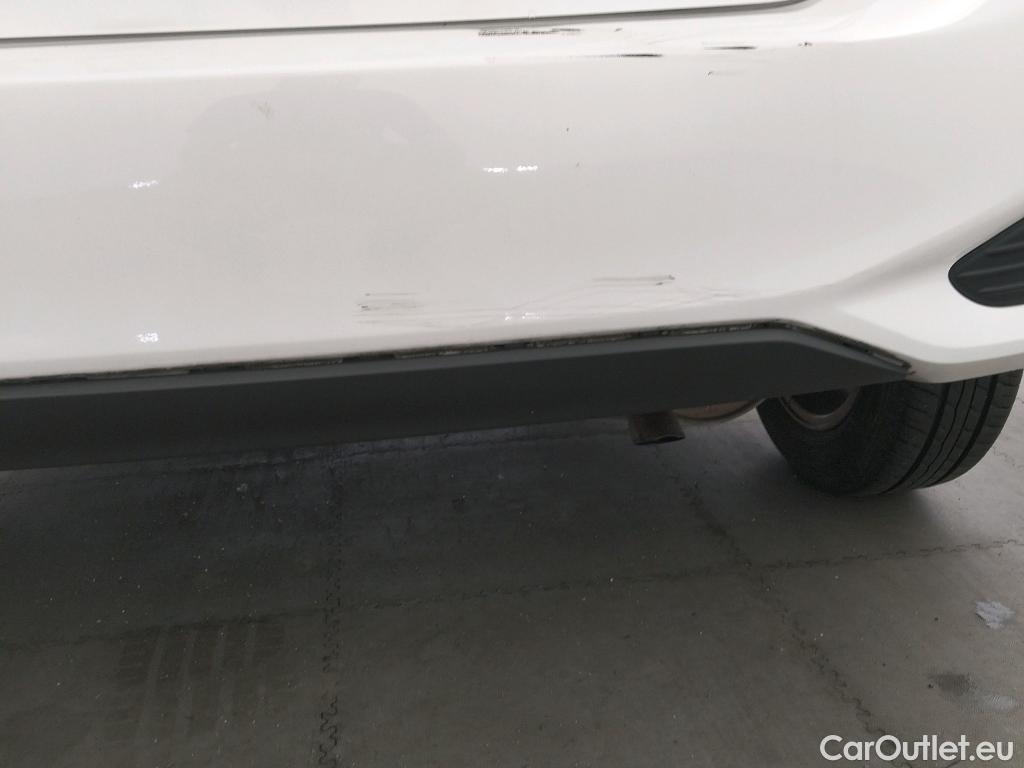  Toyota  Yaris TOYOTA  / 2017 / 5P / berlina con portón 1.5 100H Active #17