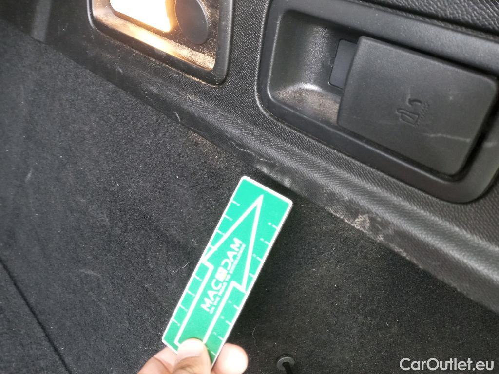  Peugeot  308 PEUGEOT  / 2021 / 5P / familiar SWActive Pack BlueHDi 130 S&S MAN #13