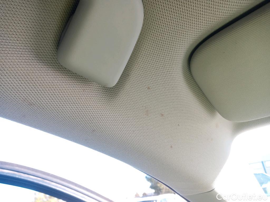  Volkswagen  T-ROC VOLKSWAGEN  / 2017 / 5P / todoterreno Advance 1.0 TSI 81kW (110CV) #16