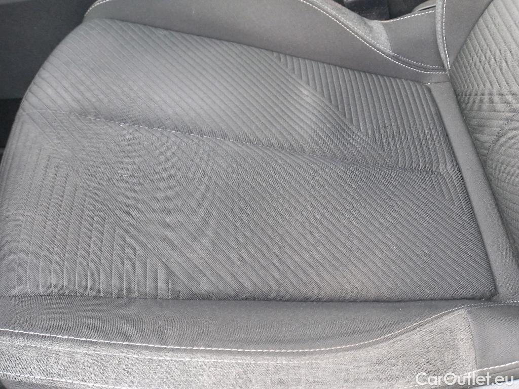  Peugeot  308 PEUGEOT  / 2021 / 5P / familiar SWActive Pack BlueHDi 130 S&S MAN #21