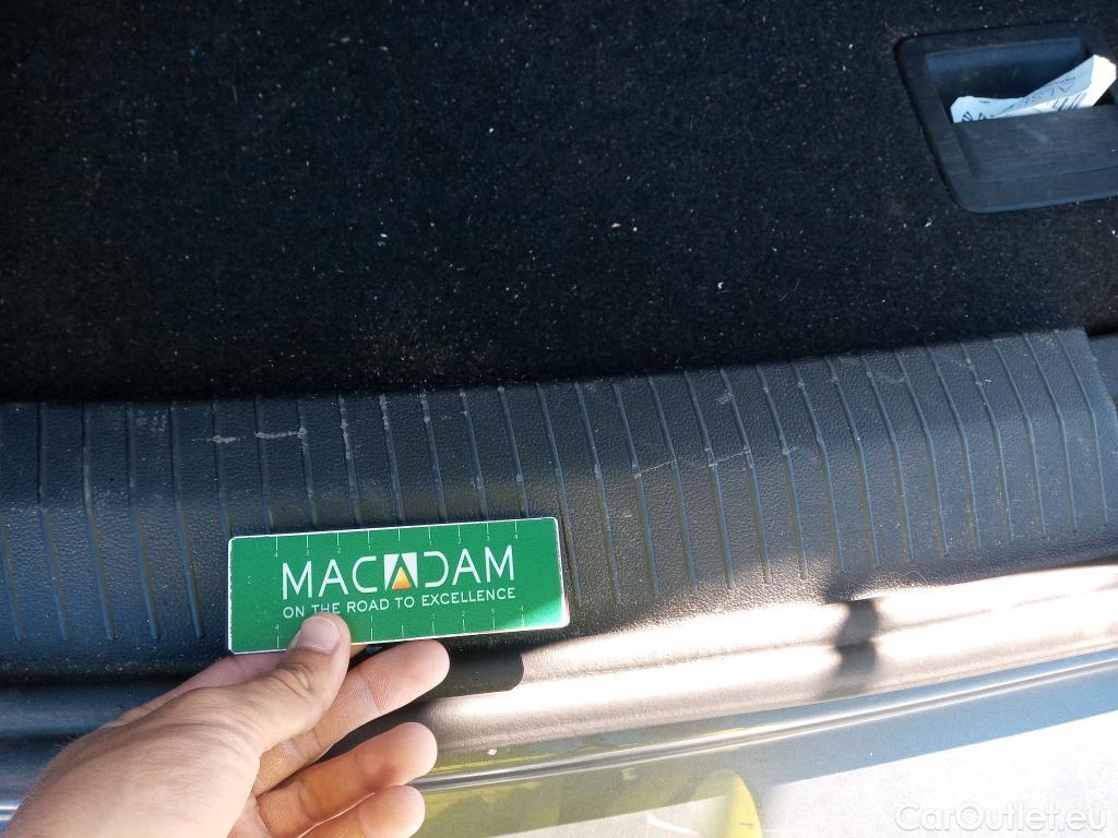  Volkswagen  T-ROC VOLKSWAGEN  / 2017 / 5P / todoterreno Advance 1.0 TSI 81kW (110CV) #33