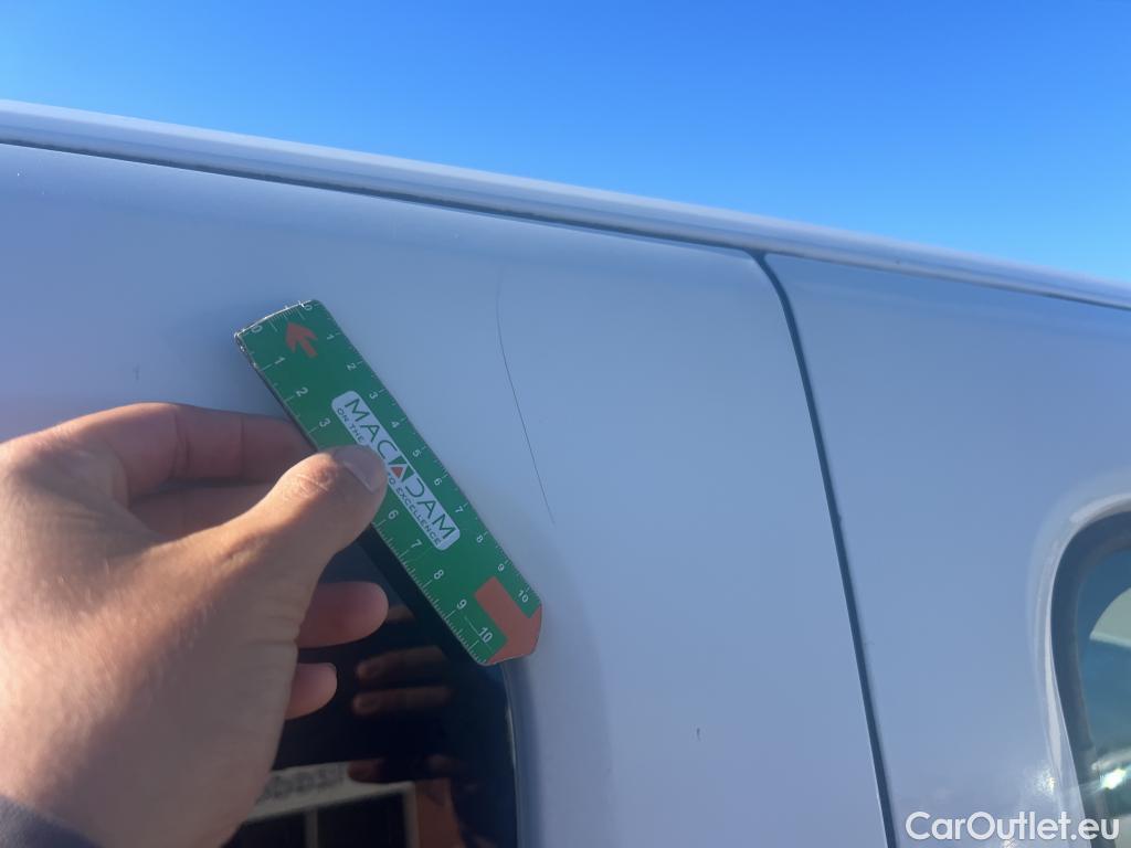  Citroen  Berlingo CITROEN  / 2018 / 4P / combi Talla M BlueHDi 100 LIVE (AC) #7