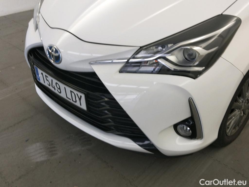  Toyota  Yaris TOYOTA  / 2017 / 5P / berlina con portón 1.5 100H Active #13