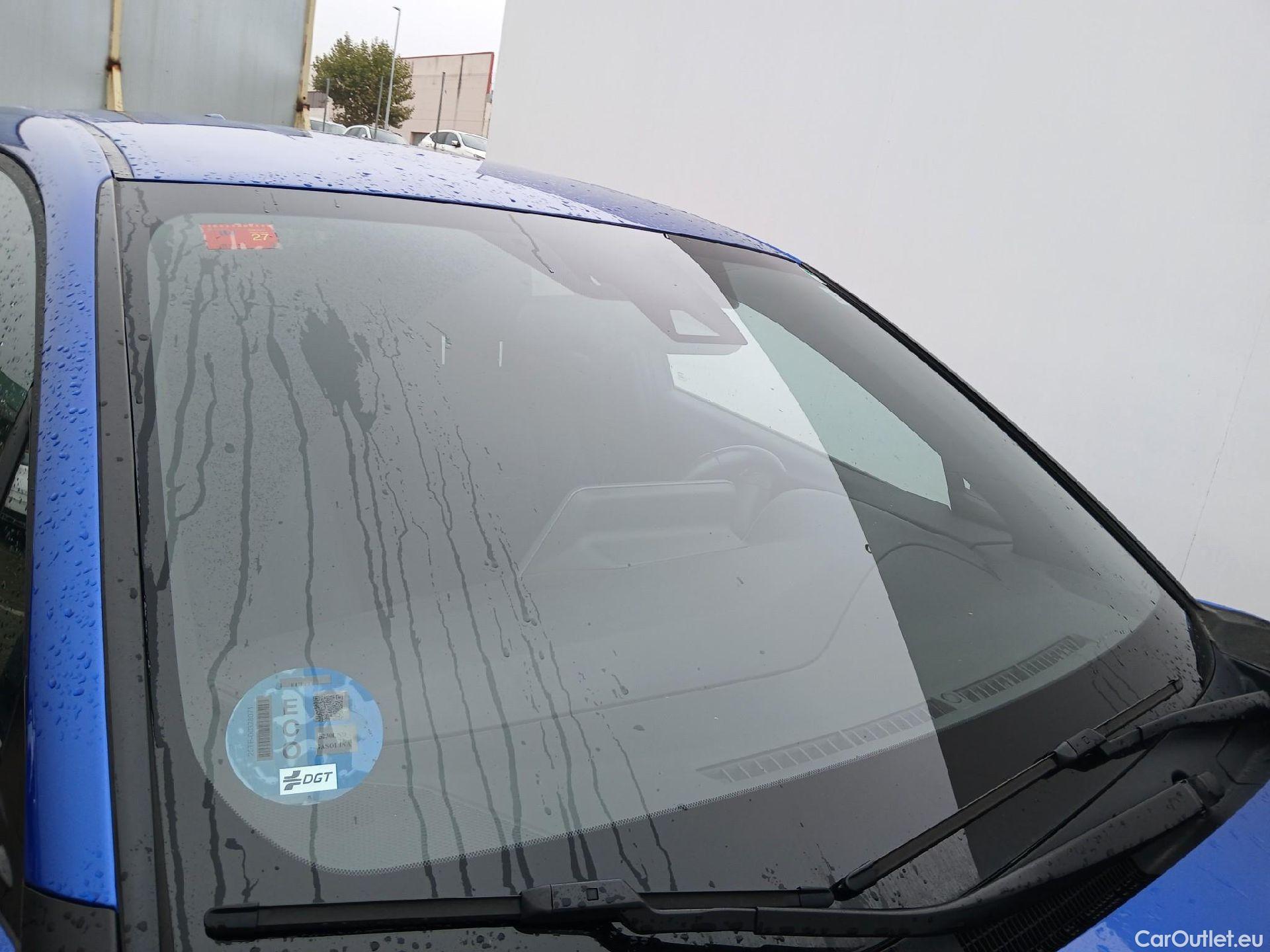  Toyota  C-HR TOYOTA  / 2019 / 5P / todoterreno 1.8 125H Advance #1