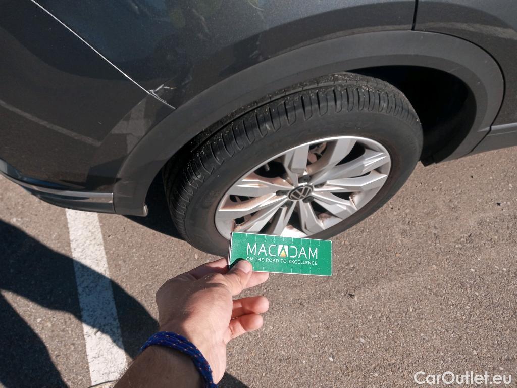  Volkswagen  T-ROC VOLKSWAGEN  / 2017 / 5P / todoterreno Advance 1.0 TSI 81kW (110CV) #24