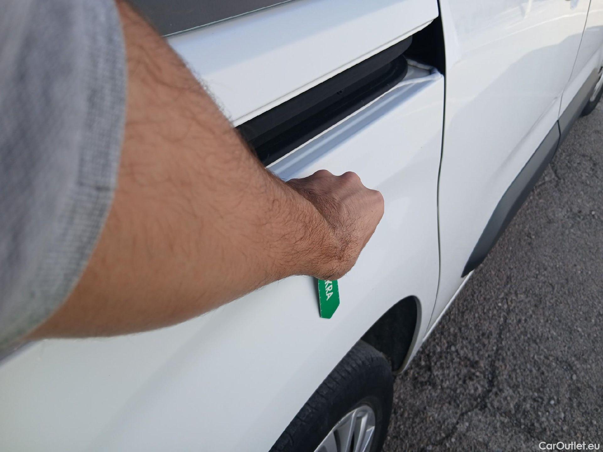  Citroen  Berlingo CITROEN  / 2018 / 5P / combi Talla M BlueHDi 100 S&S LIVE PACK (IND) #17