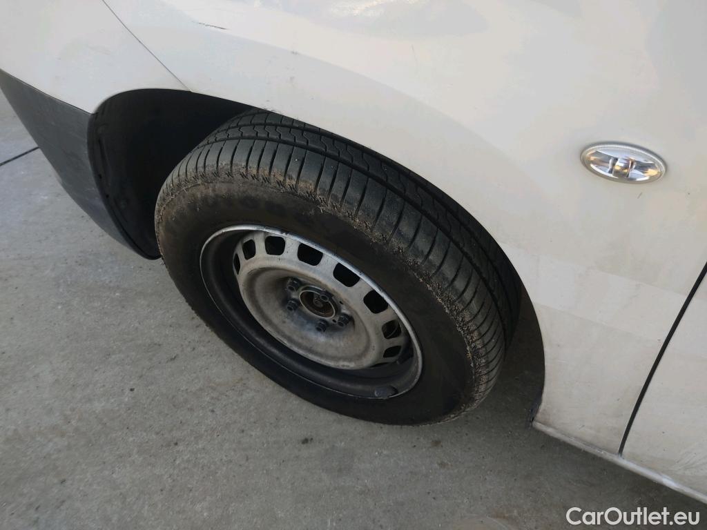  Opel  Combo OPEL  / 2018 / 3P / furgón derivado de turismo 1.5 TD 75kW (100CV) Express L H1 650kg #40