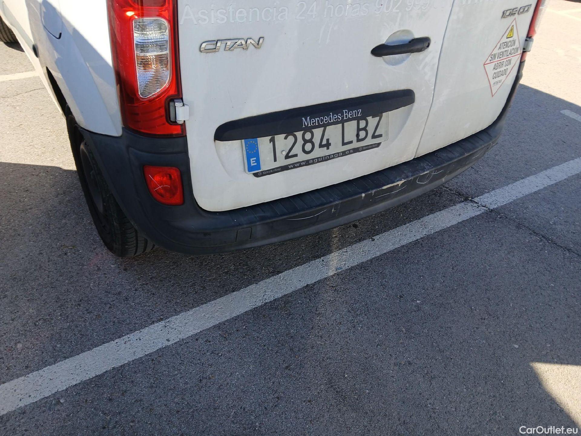  Mercedes  Citan MERCEDES-BENZ  / 2012 / 4P / furgón derivado de turismo 109 CDI Furgón Largo #21