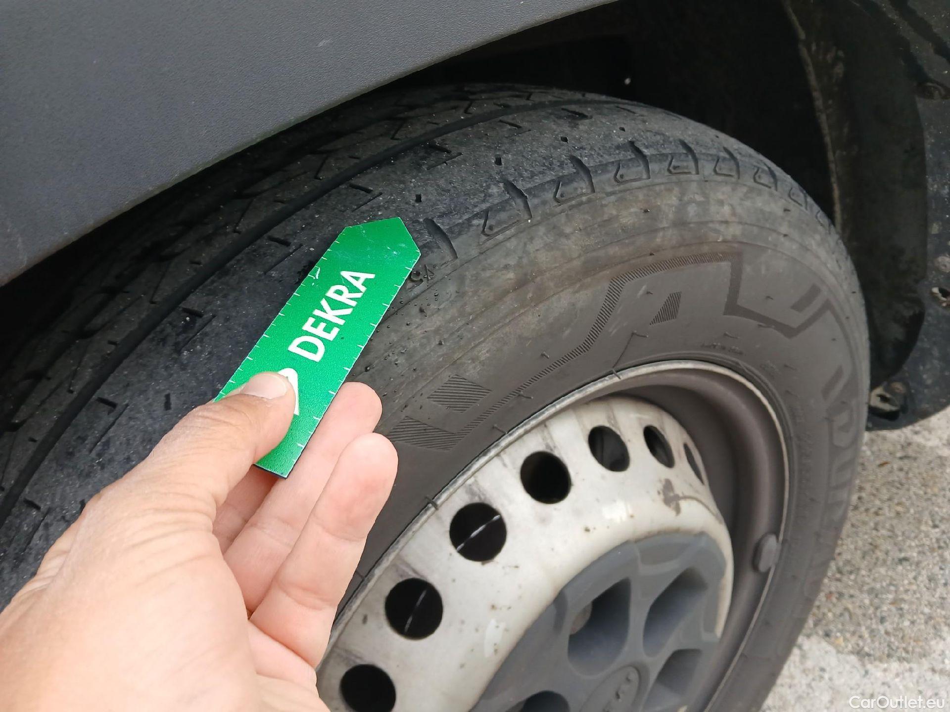  Iveco  Daily IVECO  / 2019 / 4P / combi 35S 14H V 4100/H2 16H M3 #23