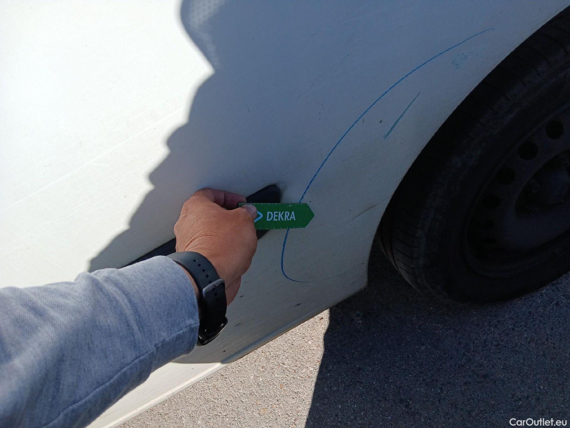  Mercedes  Citan MERCEDES-BENZ  / 2012 / 4P / furgón derivado de turismo 109 CDI Furgón Largo #19