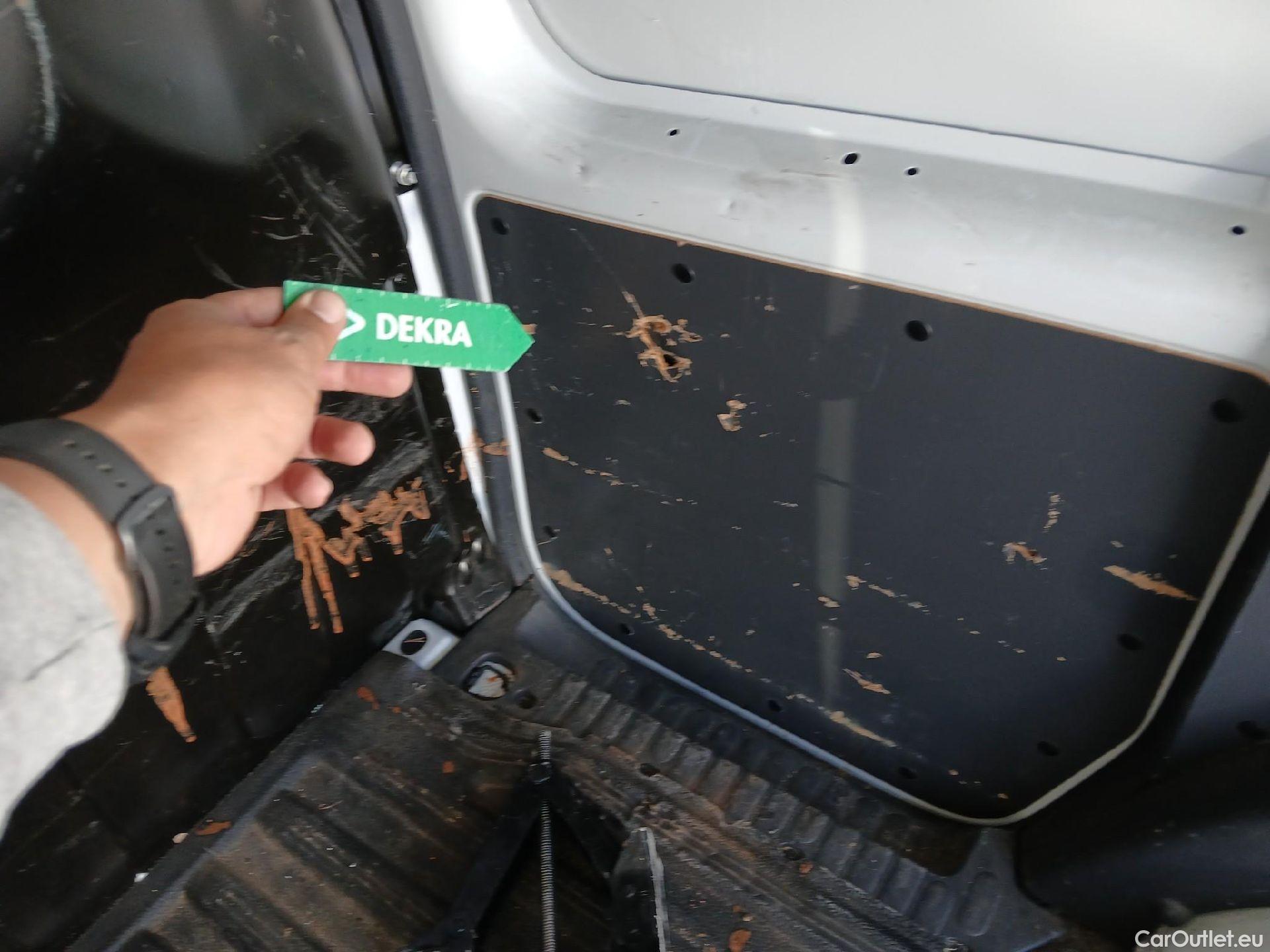  Mercedes  Citan MERCEDES-BENZ  / 2012 / 4P / furgón derivado de turismo 109 CDI Furgón Largo #6