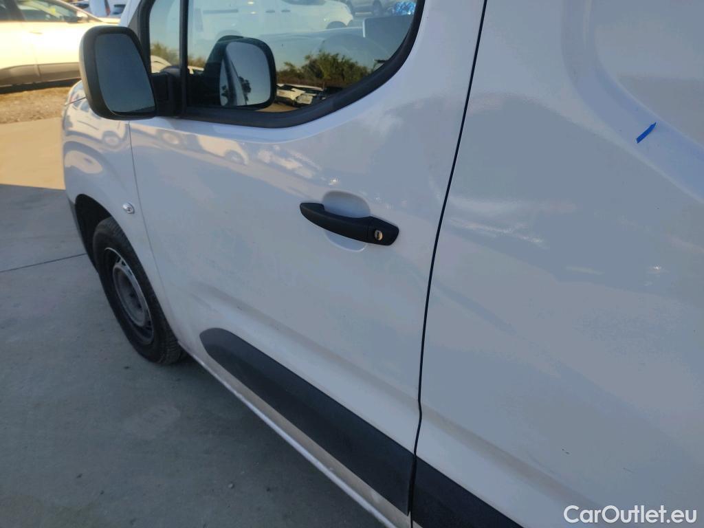  Opel  Combo OPEL  / 2018 / 3P / furgón derivado de turismo 1.5 TD 75kW (100CV) Express L H1 650kg #48