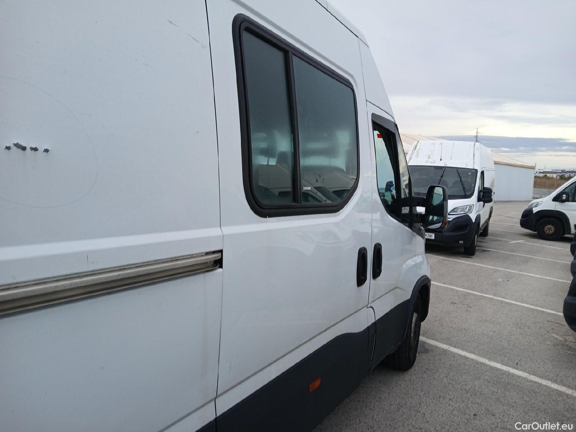  Iveco  Daily IVECO  / 2019 / 4P / combi 35S 14H V 4100/H2 16H M3 #47