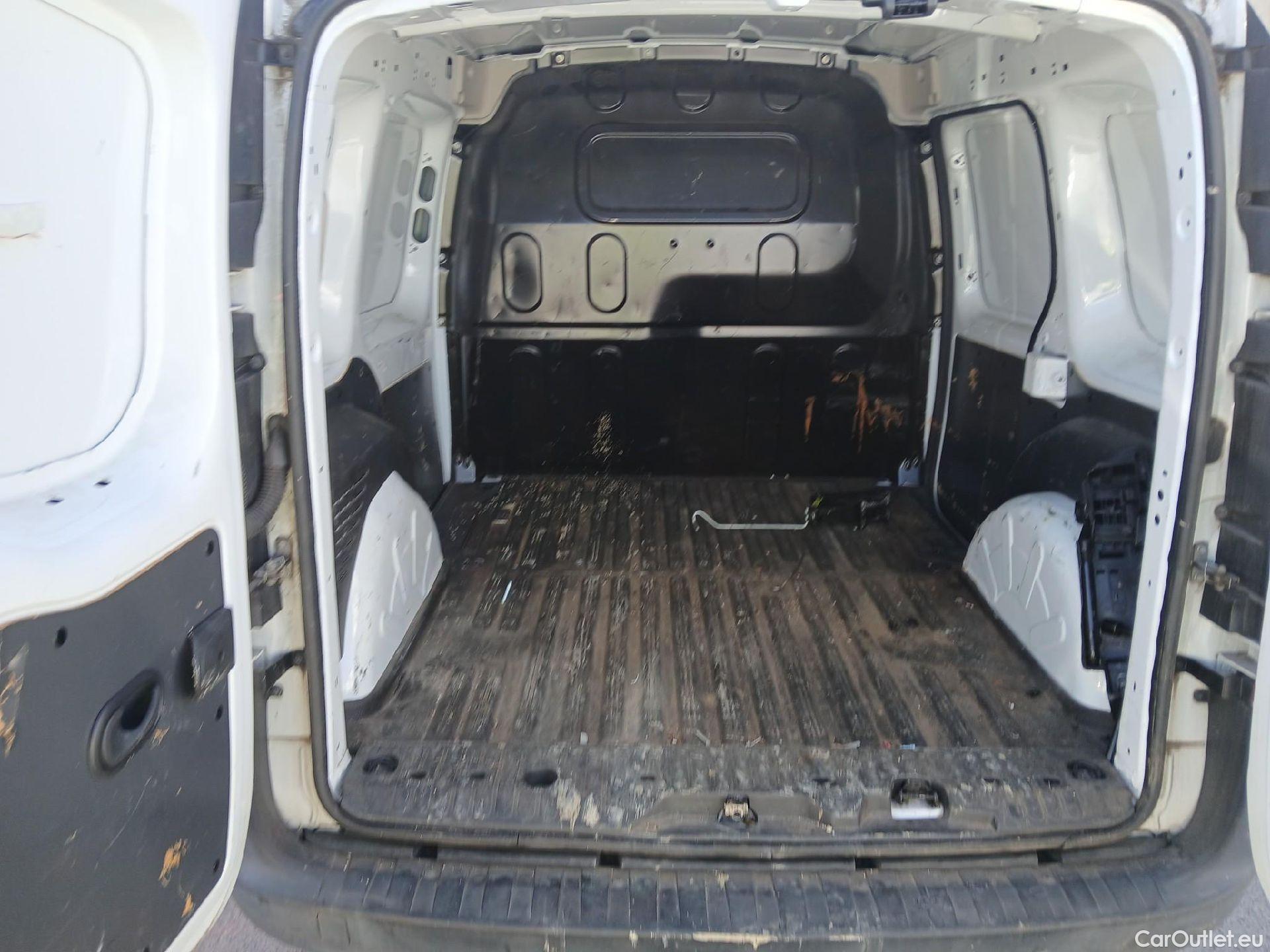  Mercedes  Citan MERCEDES-BENZ  / 2012 / 4P / furgón derivado de turismo 109 CDI Furgón Largo #9