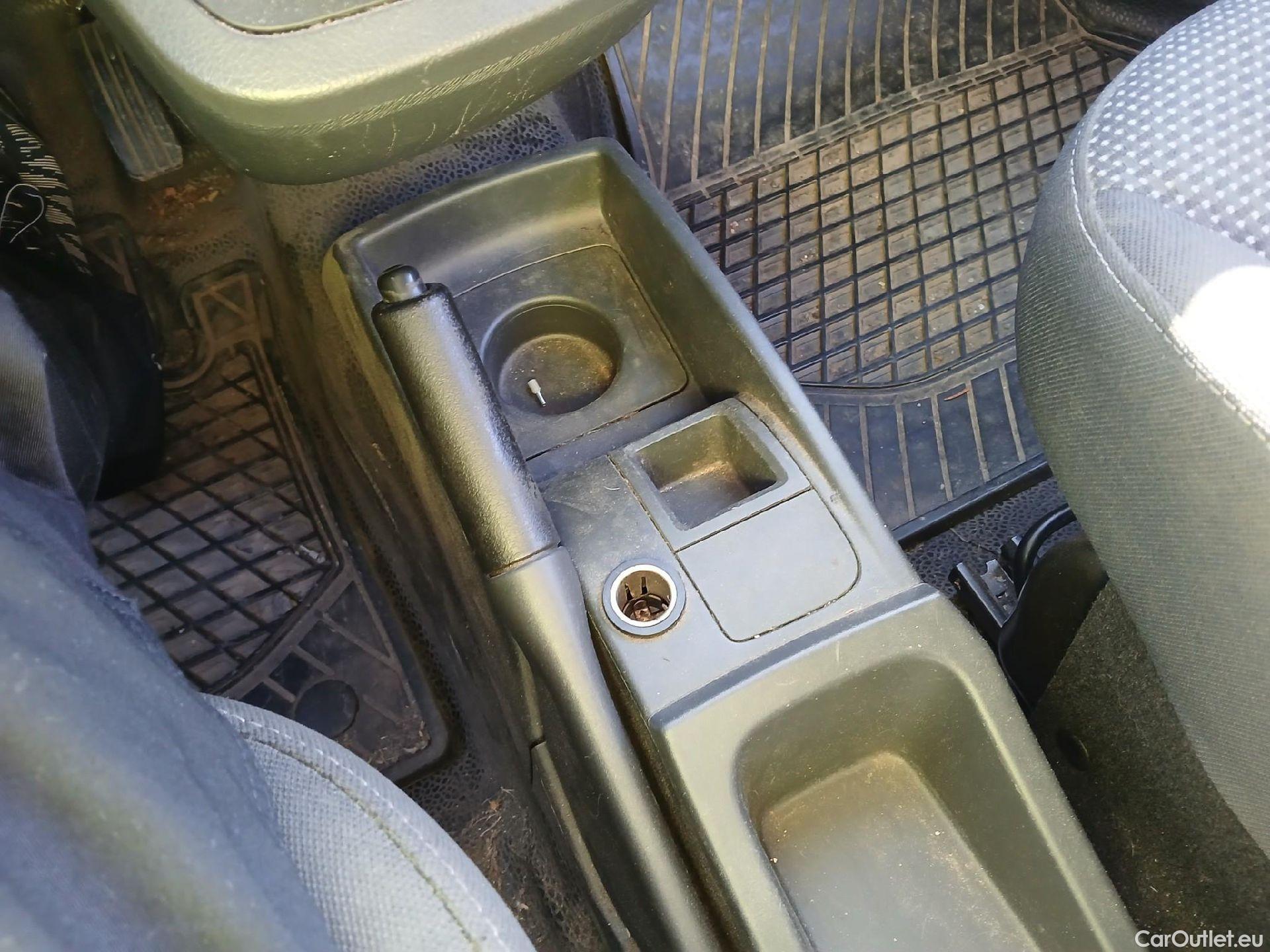  Mercedes  Citan MERCEDES-BENZ  / 2012 / 4P / furgón derivado de turismo 109 CDI Furgón Largo #2