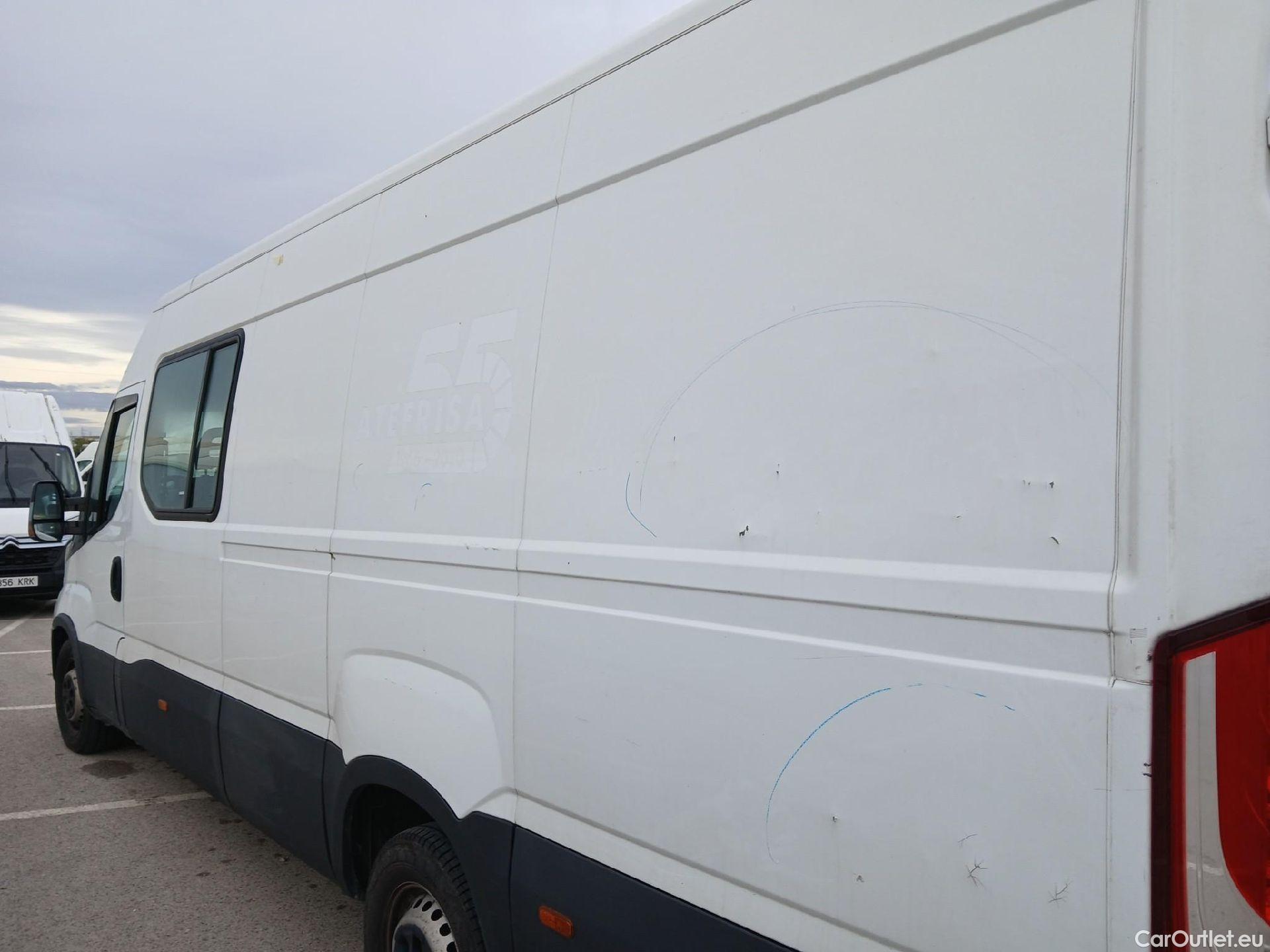  Iveco  Daily IVECO  / 2019 / 4P / combi 35S 14H V 4100/H2 16H M3 #33