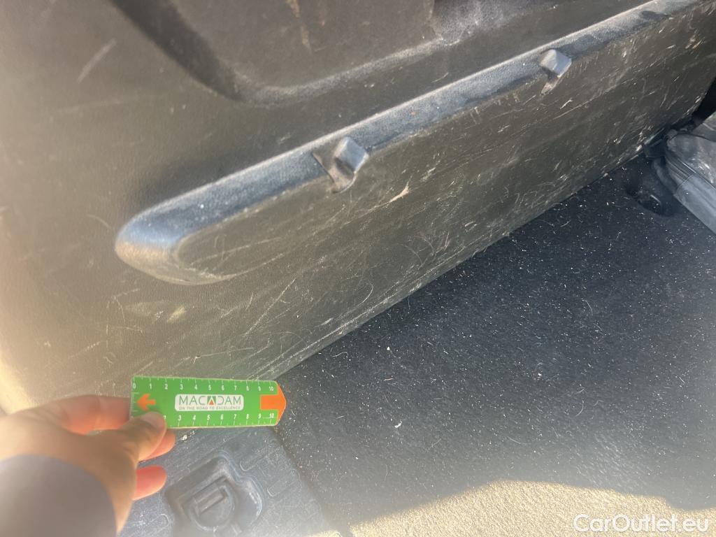  Citroen  Berlingo CITROEN  / 2018 / 4P / combi Talla M BlueHDi 100 LIVE (AC) #35